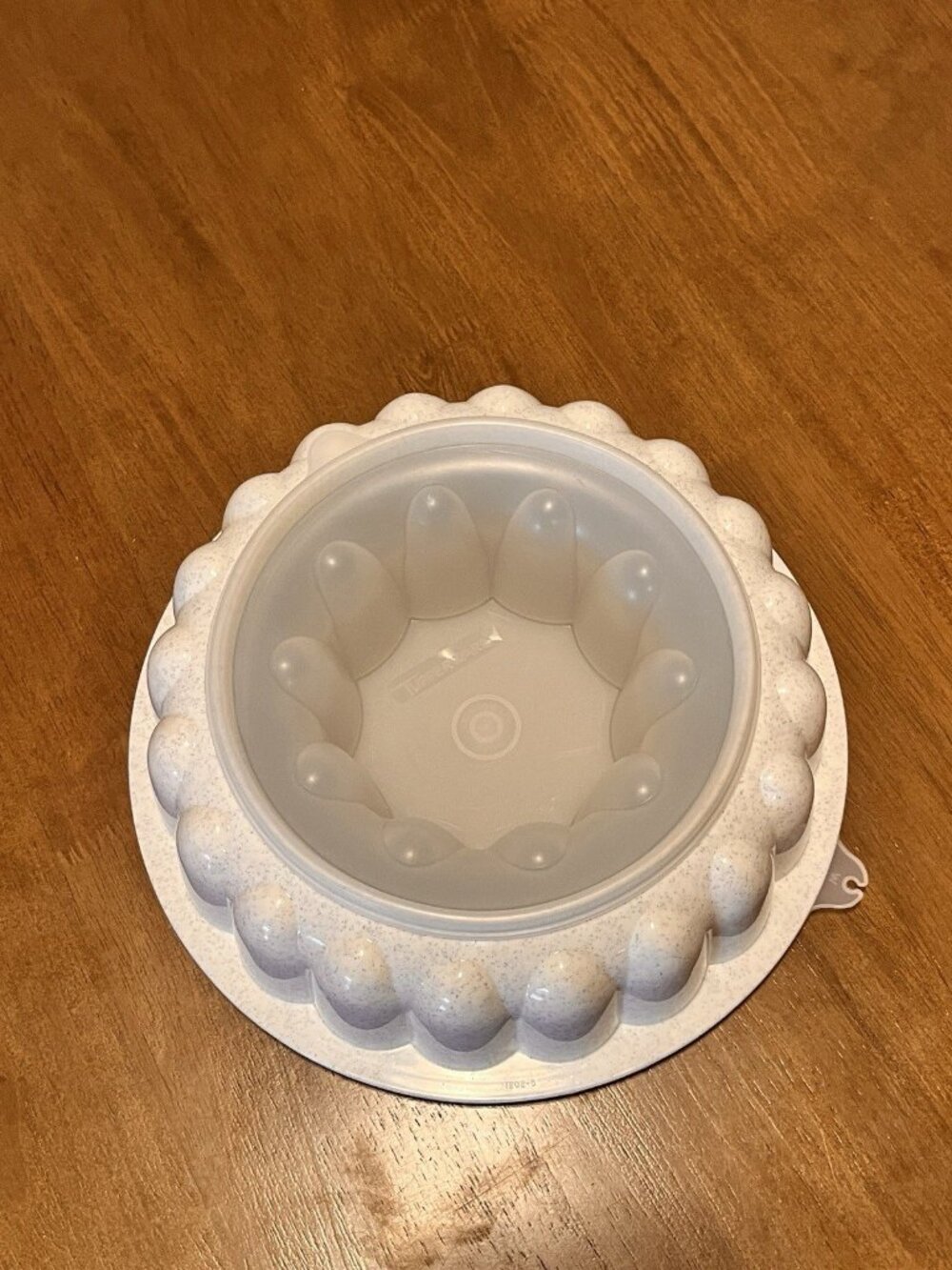 Vtg Tupperware 1202 & 1201 White Speckled 9" Jello Mold Ice Ring 3 Piece Set